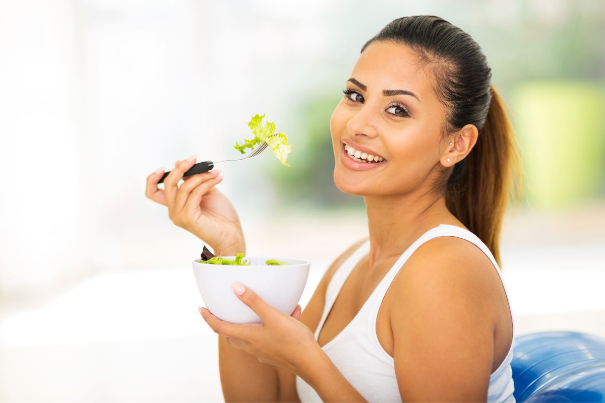 Top Foods to Whiten Teeth and Prevent Staining