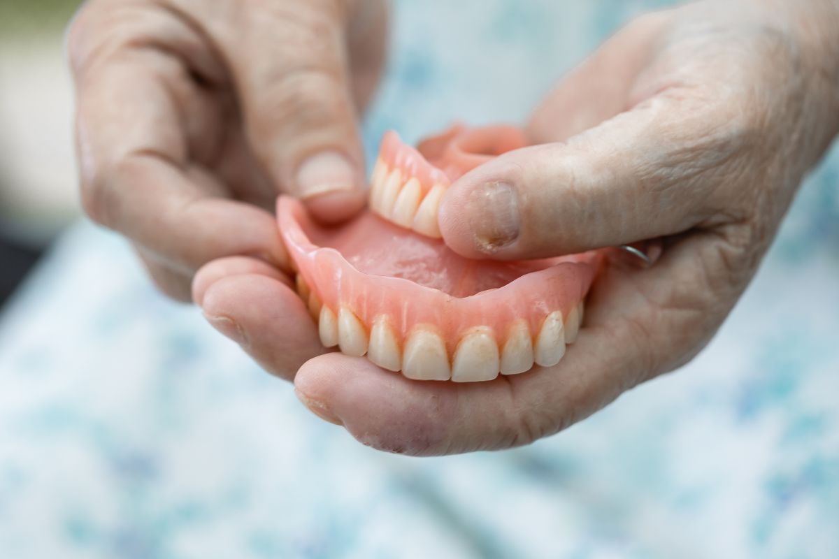 Eating with Dentures: Avoid and How to Enjoy Your Favorite Foods